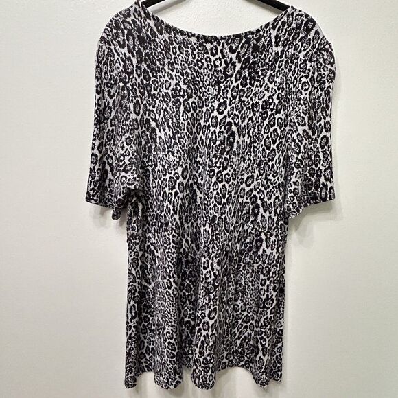 Torrid Top Women 3 3X Gray Black Pull On Short Sleeve Leopard Tee Shirt Blouse - Picture 2 of 12